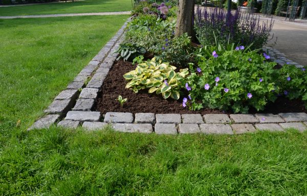 Flower Bed Mulching in Olive Branch